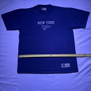 New York Yankees Crewneck T-Shirt – Women’s Large/Men’s Medium
